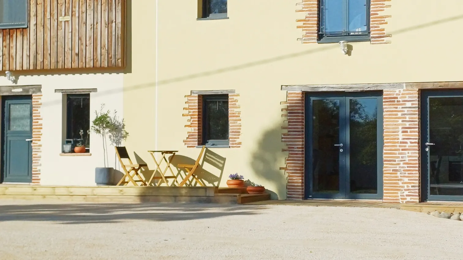 gite-le-jardin-de-calliope-tables